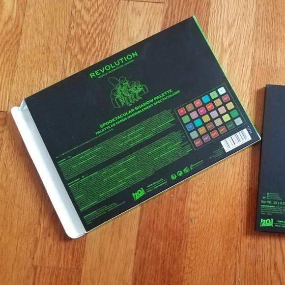 New Revolution TREEHOUSE OF HORROR The Simpsons SPOOKTACULAR Eye Shadow Palette - Picture 4 of 6